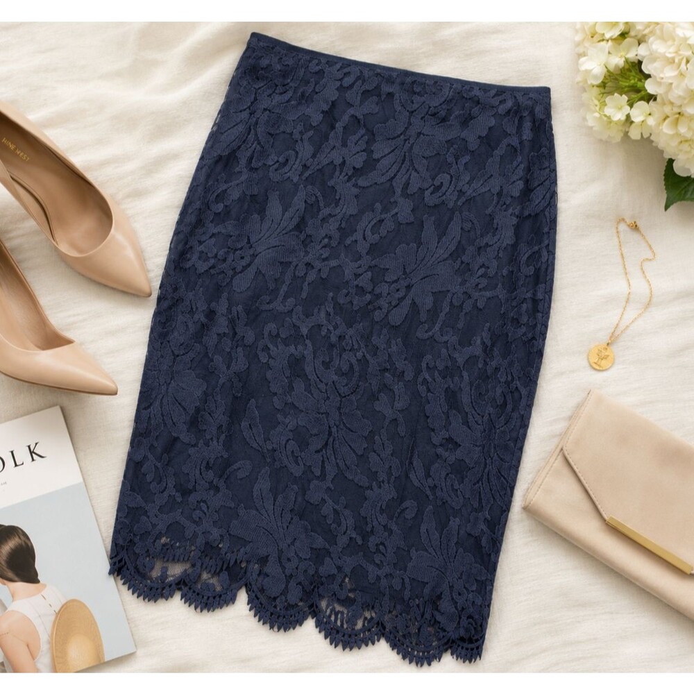 Ann Taylor Navy Blue Lace Pencil Skirt Women’s Size 4 Scalloped Hem Lined Midi